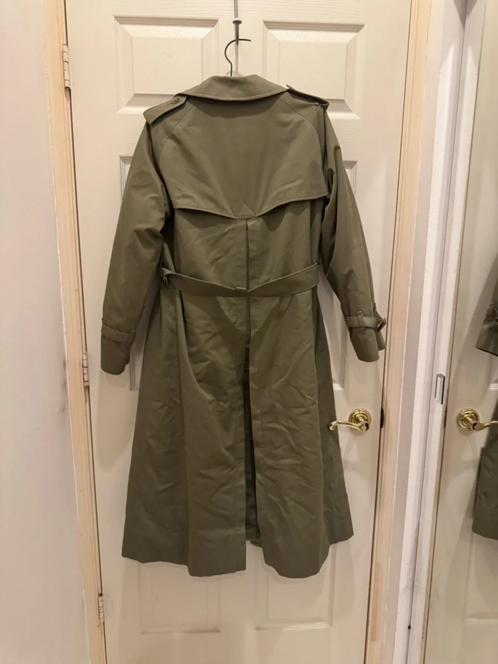Vintage 1980s Burberry Olive Double-Breasted Trench Coat with Wool Lining - Picture 2 of 12